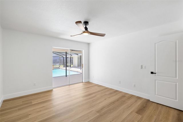 512 CRYSTAL GROVE BOULEVARD, Lutz, FL 33548