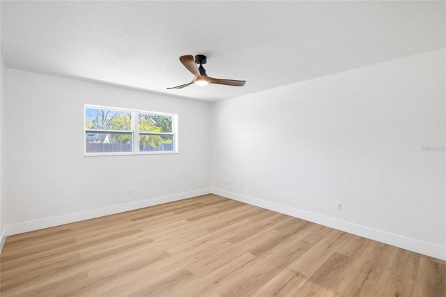 512 CRYSTAL GROVE BOULEVARD, Lutz, FL 33548