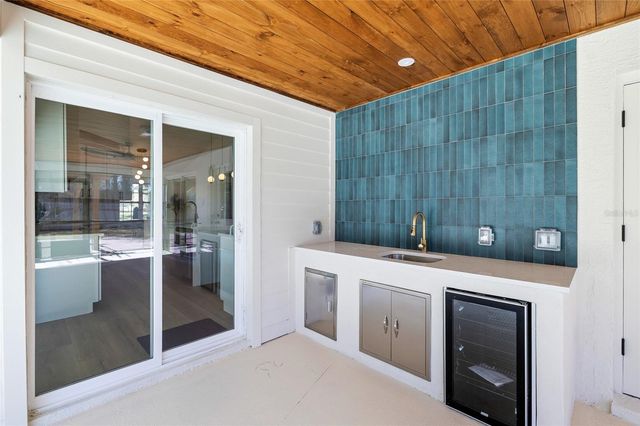 512 CRYSTAL GROVE BOULEVARD, Lutz, FL 33548