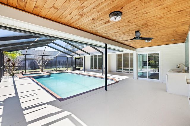 512 CRYSTAL GROVE BOULEVARD, Lutz, FL 33548