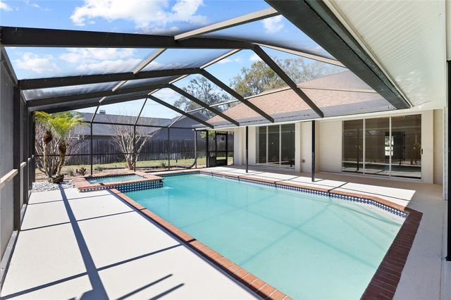 512 CRYSTAL GROVE BOULEVARD, Lutz, FL 33548