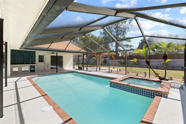 512 CRYSTAL GROVE BOULEVARD, Lutz, FL 33548