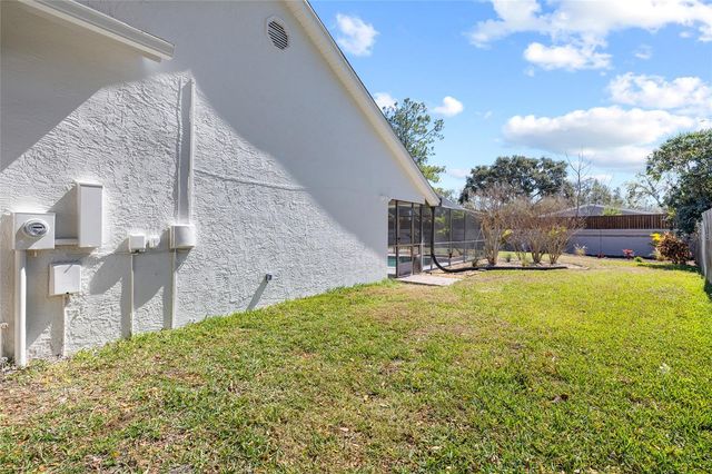 512 CRYSTAL GROVE BOULEVARD, Lutz, FL 33548