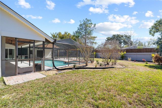 512 CRYSTAL GROVE BOULEVARD, Lutz, FL 33548