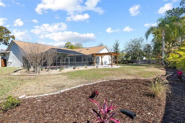 512 CRYSTAL GROVE BOULEVARD, Lutz, FL 33548