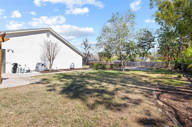 512 CRYSTAL GROVE BOULEVARD, Lutz, FL 33548