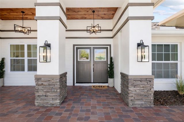 512 CRYSTAL GROVE BOULEVARD, Lutz, FL 33548