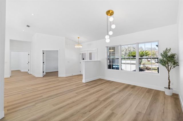 512 CRYSTAL GROVE BOULEVARD, Lutz, FL 33548