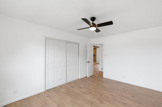 1670 Murray Loop, Bosque Farms, NM 87068