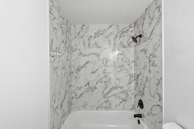 1670 Murray Loop, Bosque Farms, NM 87068