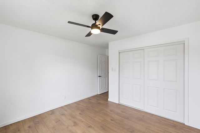 1670 Murray Loop, Bosque Farms, NM 87068