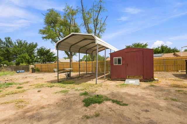 1670 Murray Loop, Bosque Farms, NM 87068