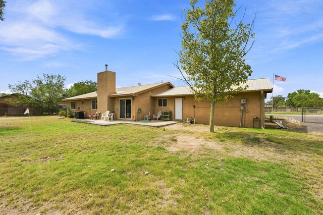 1670 Murray Loop, Bosque Farms, NM 87068