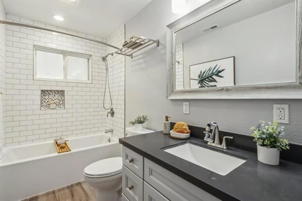 Image 11 of property listing at 2171 Monterey Avenue, Santa Clara, CA 95051