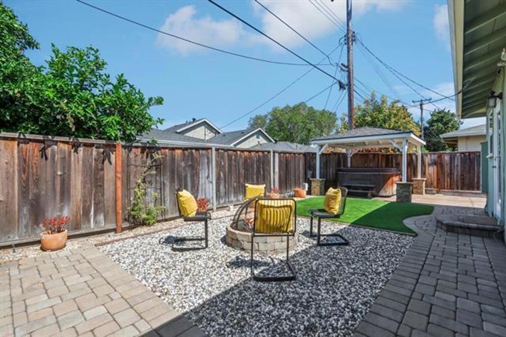 Image 13 of property listing at 2171 Monterey Avenue, Santa Clara, CA 95051