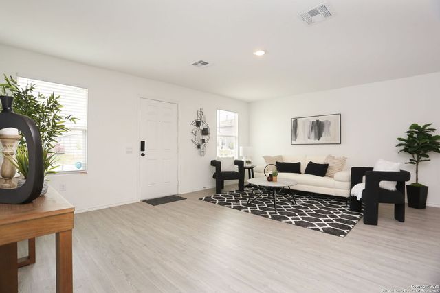 9454 Tarbutton Trail, San Antonio, TX 78211