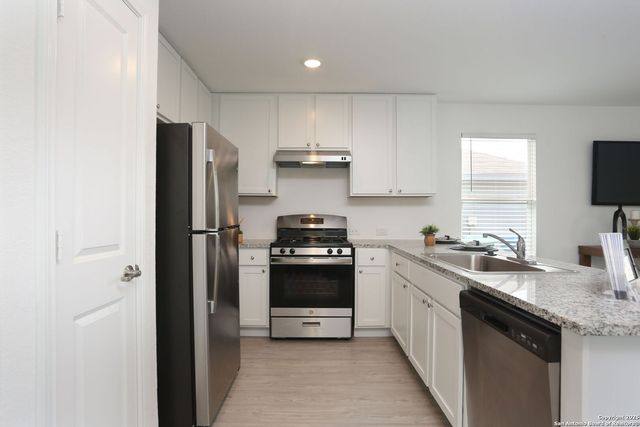 9454 Tarbutton Trail, San Antonio, TX 78211