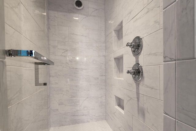 643 TAYCO STREET, Menasha, WI 54952