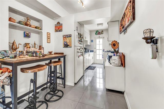 8550 Byron Ave 2H, Miami Beach, FL 33141