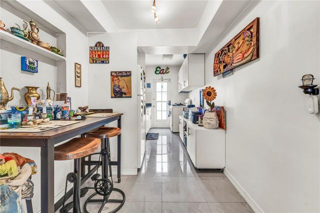 8550 Byron Ave 2H, Miami Beach, FL 33141