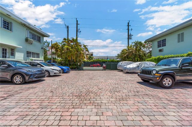 8550 Byron Ave 2H, Miami Beach, FL 33141