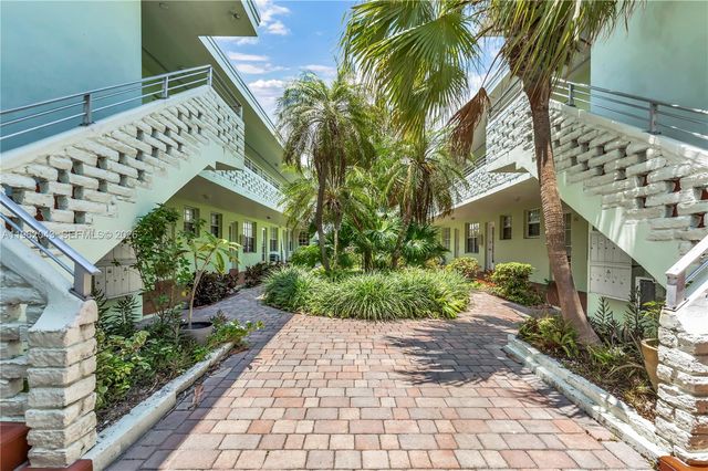 8550 Byron Ave 2H, Miami Beach, FL 33141