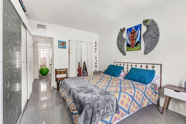 8550 Byron Ave 2H, Miami Beach, FL 33141