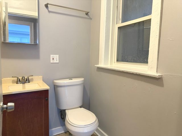 7617 S Kingston Avenue 1A, Chicago, IL 60649