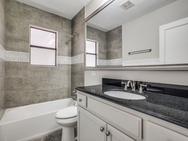 6470 Lindell Avenue, Fort Worth, TX 76116