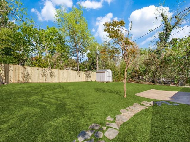 6470 Lindell Avenue, Fort Worth, TX 76116