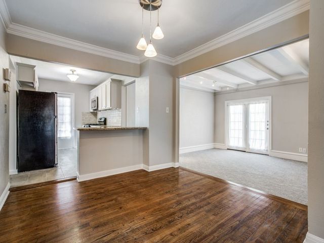 6470 Lindell Avenue, Fort Worth, TX 76116