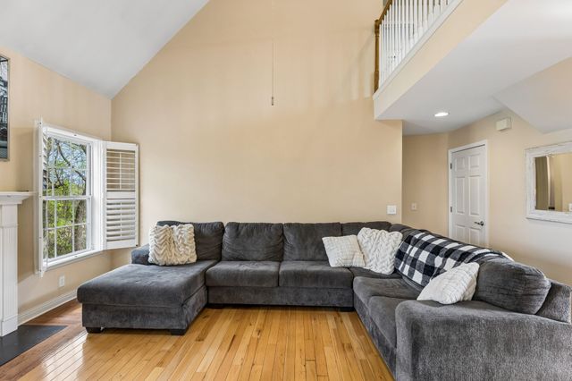2122 Ieper Dr, Spring Hill, TN 37174