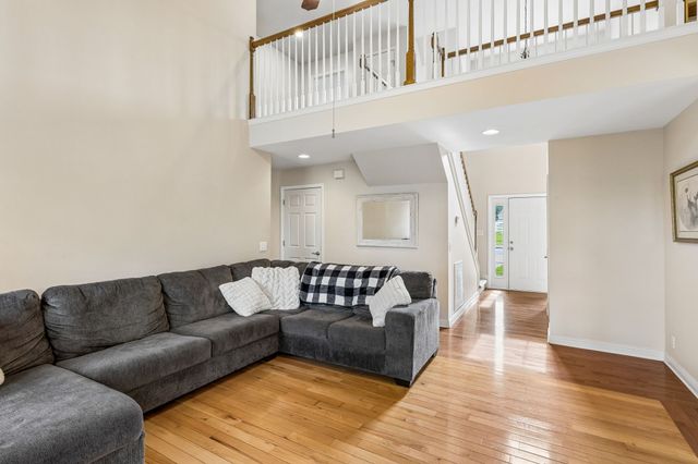 2122 Ieper Dr, Spring Hill, TN 37174
