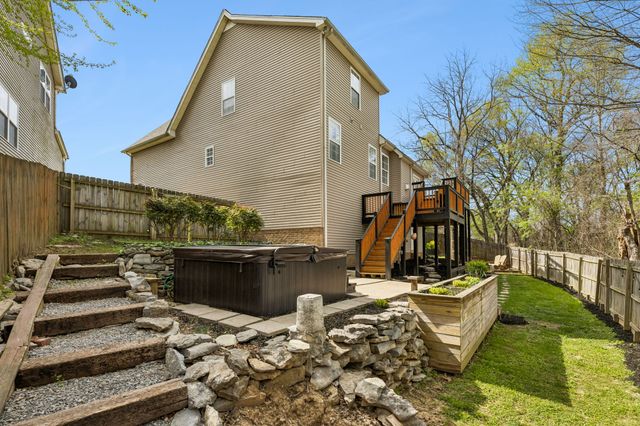 2122 Ieper Dr, Spring Hill, TN 37174