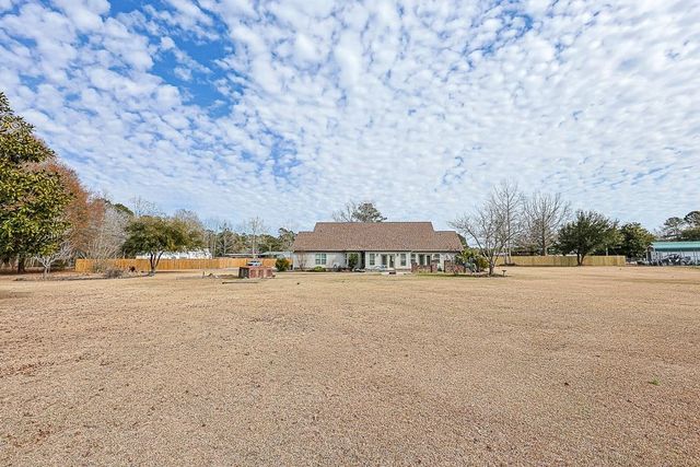 5858 Bluewater Rd., Conway, SC 29527