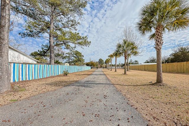 5858 Bluewater Rd., Conway, SC 29527