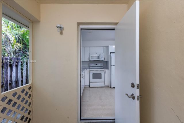 129 SE 4th Street 2, Hallandale Beach, FL 33009