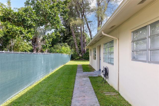 129 SE 4th Street 2, Hallandale Beach, FL 33009