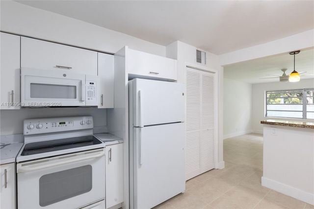 129 SE 4th Street 2, Hallandale Beach, FL 33009