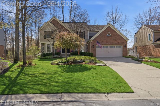2568 Canoe Circle Drive, Orion Charter Township, MI 48360