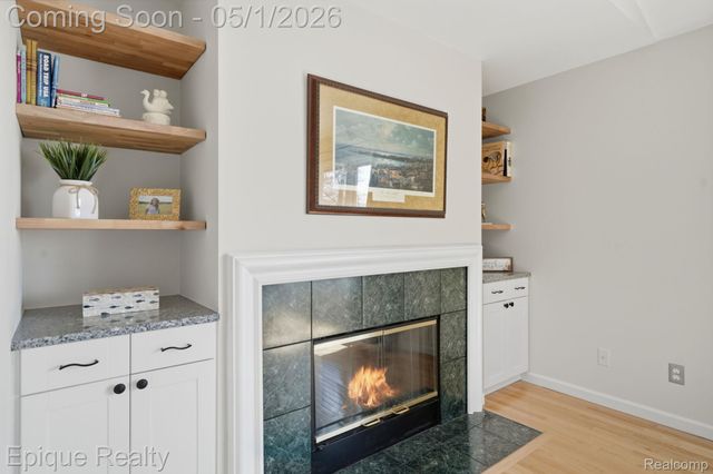 2568 Canoe Circle Drive, Orion Charter Township, MI 48360