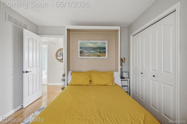 2568 Canoe Circle Drive, Orion Charter Township, MI 48360