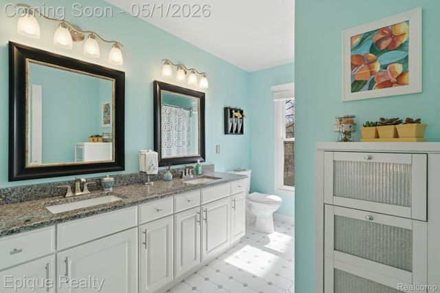 2568 Canoe Circle Drive, Orion Charter Township, MI 48360
