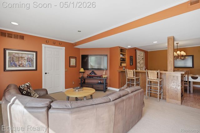 2568 Canoe Circle Drive, Orion Charter Township, MI 48360