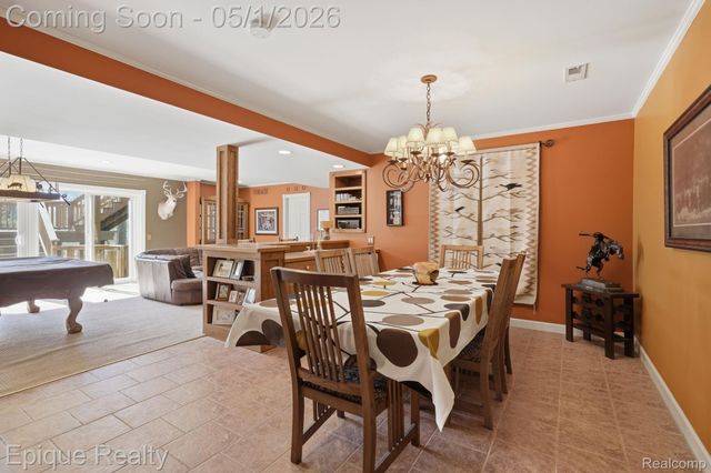 2568 Canoe Circle Drive, Orion Charter Township, MI 48360
