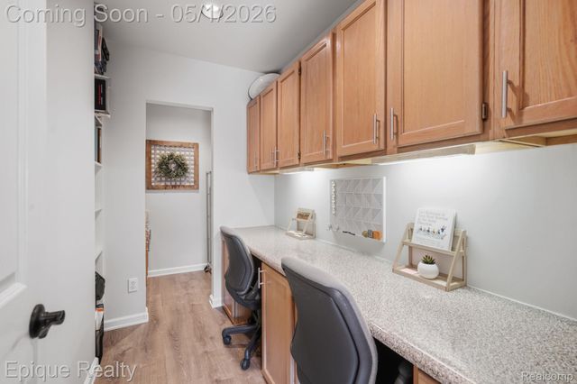 2568 Canoe Circle Drive, Orion Charter Township, MI 48360