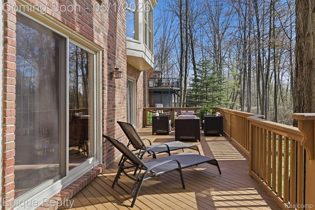 2568 Canoe Circle Drive, Orion Charter Township, MI 48360