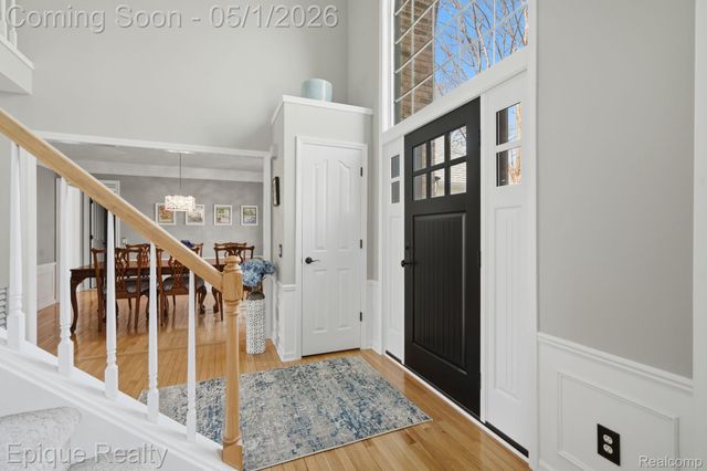 2568 Canoe Circle Drive, Orion Charter Township, MI 48360