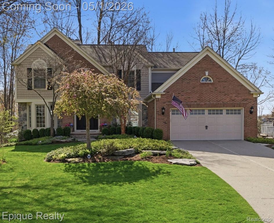 2568 Canoe Circle Drive, Orion Charter Township, MI 48360