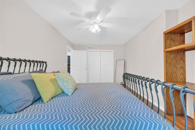 2722 Royal Oaks Dr NW, Swisher, IA 52338